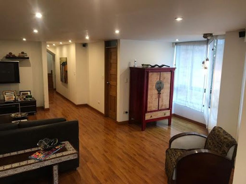 Apartamento de 3 alcobas en venta en El Castillo, Bogotá, 219 m² · foto 19 de 20
