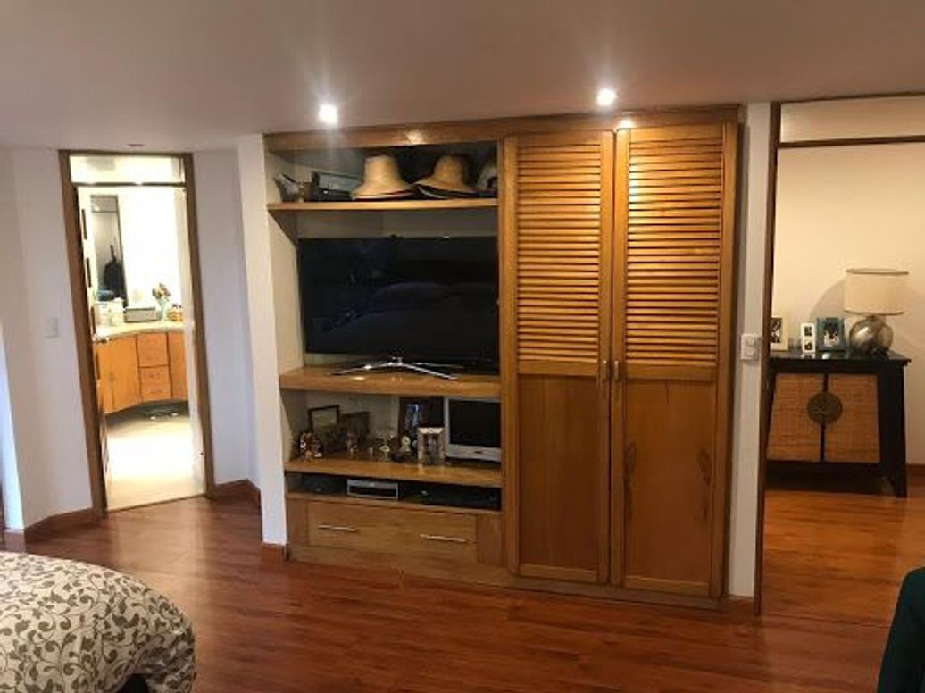 Apartamento de 3 alcobas en venta en El Castillo, Bogotá, 219 m² · foto 13 de 20