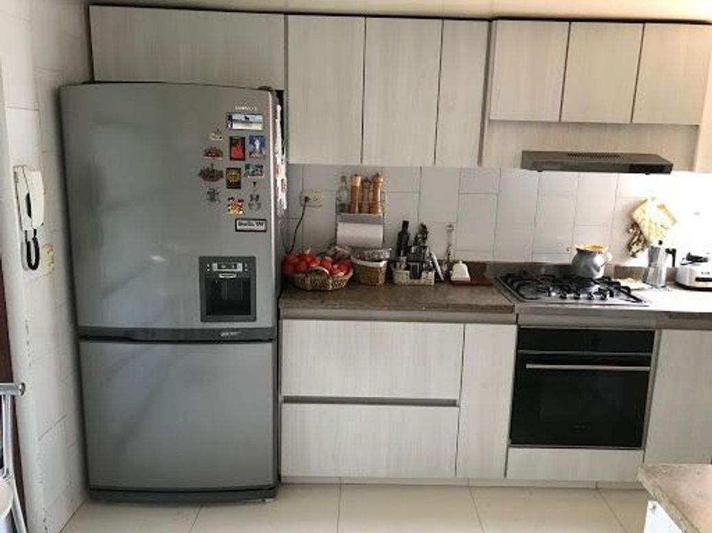 Apartamento de 3 alcobas en venta en El Castillo, Bogotá, 219 m² · foto 7 de 20
