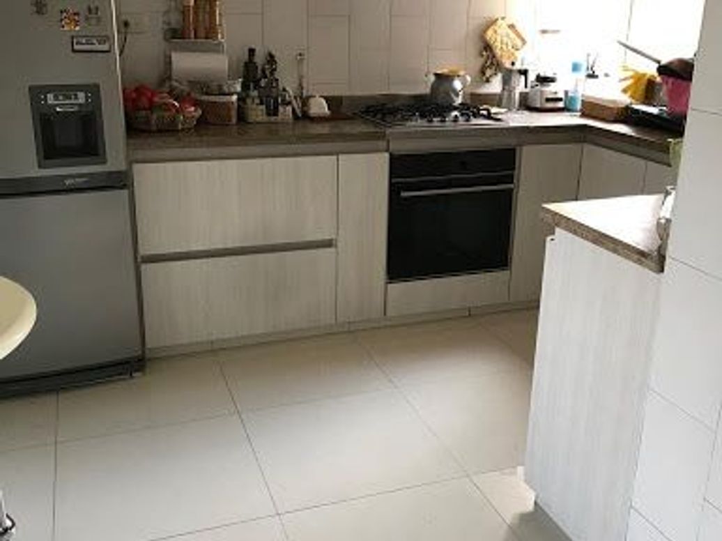 Apartamento de 3 alcobas en venta en El Castillo, Bogotá, 219 m² · foto 8 de 20