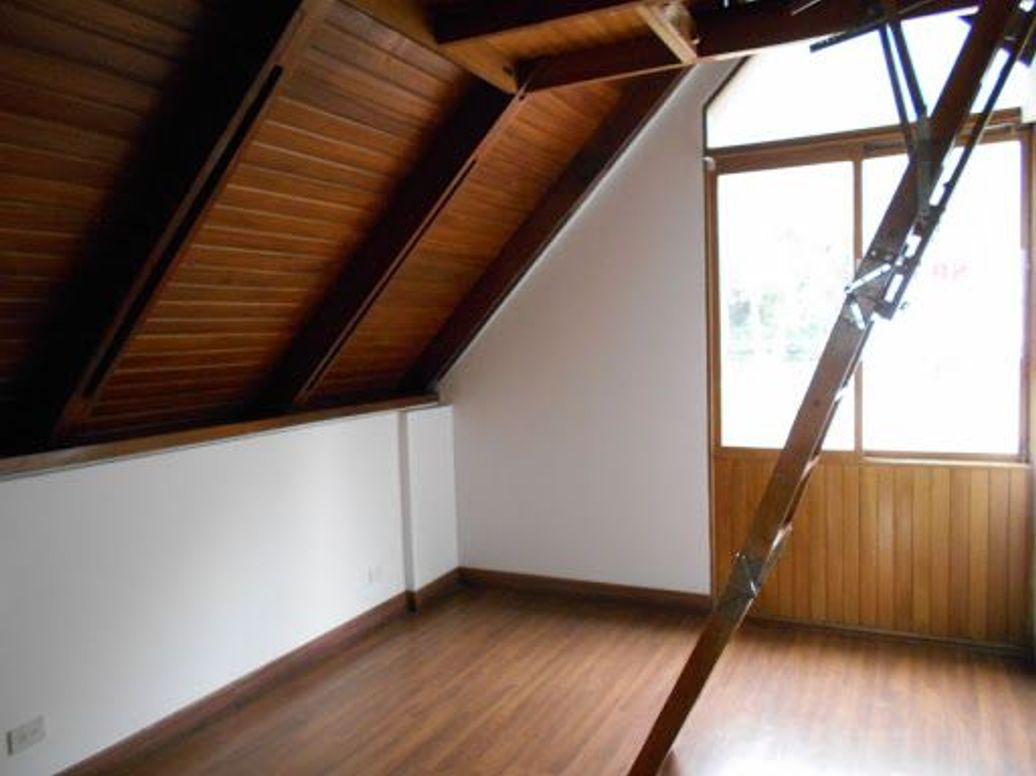 Casa de 5 alcobas en venta en Cerros De Suba, Bogotá, 378 m² · foto 4 de 8