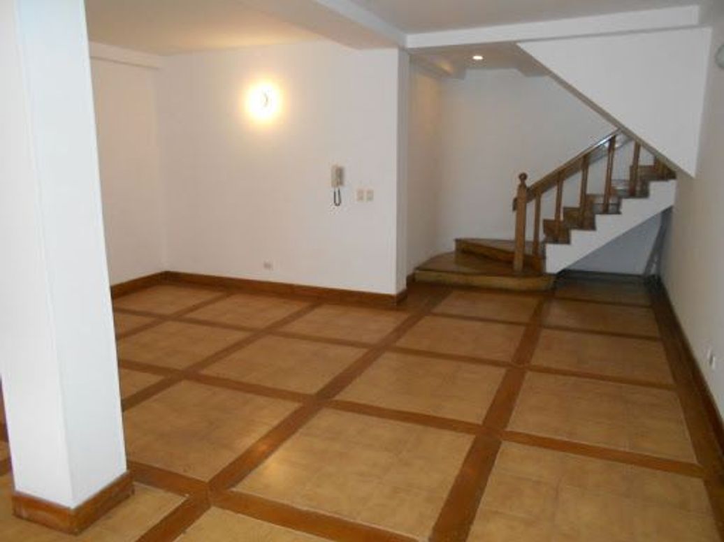 Casa de 5 alcobas en venta en Cerros De Suba, Bogotá, 378 m² · foto 2 de 8