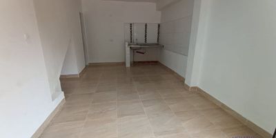 Local 20 m2 ubicado en San Javier por todo San Juan (CL 44) cuenta con cocineta y baño  exelente ubicación para su negocio Para más información :320 964 6693Alejandro VanegasAsesor comercial
