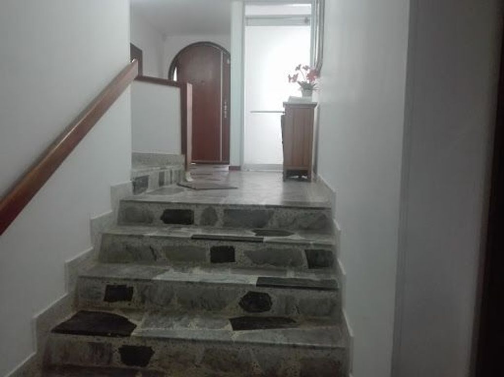 Casa de 10 alcobas en venta en Santa Barbara, Bogotá, 348 m² · foto 12 de 13
