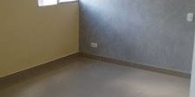 Moderno y acogedor apartamento que combina confort, estilo y funcionalidad. Cuenta con amplios espacios iluminados, acabados de alta calidad y una distribución práctica que aprovecha cada ambiente. Ideal para quienes buscan un hogar cómodo, seguro y bien ubicado, cerca de comercios, servicios y vías principales.