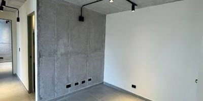 ¿Estás buscando un lugar cómodo, tranquilo y céntrico? ¡Este apartamento es ideal para ti! Ubicado en el corazón de Porvenir, uno de los sectores más cotizados de la ciudad, tendrás todo a tu alcance: supermercados, tiendas, transporte público, parques y mucho más.

✔ Sector central y tranquilo
✔ Cercanía a todo lo que necesitas
✔ Ambientes amplios y bien iluminados
✔ Fácil acceso a vías principales

No dejes pasar esta excelente oportunidad de vivir en una zona que lo tiene todo. ¡Agenda tu cita para conocerlo y haz de este apartamento tu nuevo hogar!

Contáctanos para más detalles. 