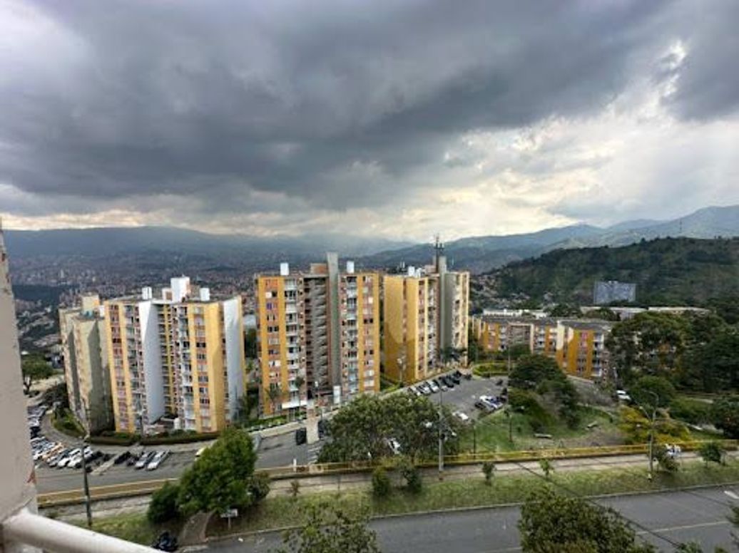 ARRIENDO de APARTAMENTO en LA AURORA, Medellín en arriendo en La Candelaria
