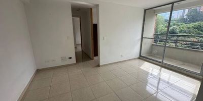 Apartamento de 60 mts² ubicado en conjunto cerrado con muy buenos e iluminados espacios, buenas rutas de acceso vial. perfecto para compartir en familia. ubicado en excelente sector cerca al CC FABRICATO.