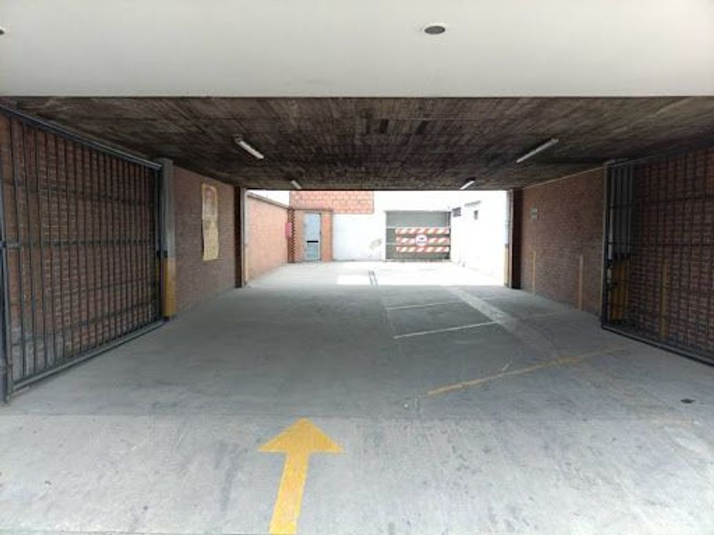 Casa de 2 alcobas en venta en Castilla, Bogotá, 460 m² · foto 6 de 20