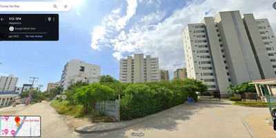 Este lote ESQUINERO extraordinario en Bello Horizonte, Santa Marta, ofrece una oportunidad única para quienes buscan construir su residencia ideal O Edificar Su Inversion en un entorno encantador. Ubicado en una de las zonas más deseadas de la ciudad, este terreno cuenta con 29,7 FRENTE X 33,4 FONDO para un total de 990 METRO CUADRADOS de espacio para dar rienda suelta a tu imaginación arquitectónica. SON DOS LOTES DE IGUAL AREA 495, UNO AL LADO DEL OTRO Puede venderse uno a uno* Características Destacadas:  Ubicación Privilegiada: Situado en Bello Horizonte, Colinda con la entrada de TORRES DEL MAR disfrutarás de un entorno tranquilo y residencial - turistico, perfecto para la vida familiar. Cercanía a Playas: A solo cinco minutos de las hermosas playas de BELLO HORIZONTE, podrás disfrutar del encanto del Caribe colombiano a tu alcance. Oportunidad de Inversión: Ya sea que estés buscando construir la casa de tus sueños o estés pensando en una inversión a largo plazo, este lote en Bello Horizonte representa una oportunidad única en el mercado inmobiliario de Santa Marta. Precio:  $2.220.000 Por metro cuadrado. Para obtener más información sobre este lote excepcional y explorar todas las posibilidades que ofrece, no dudes en contactarnos. ¡Estamos aquí para ayudarte a convertir tus sueños inmobiliarios en realidad!