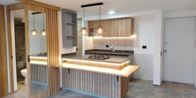  ¡Apartamento en Arriendo en Excelente Ubicación! Disfruta de la comodidad y seguridad que ofrece este hermoso apartamento ubicado en una de las mejores zonas de la ciudad. Características principalesEspacios amplios y bien iluminadosCocina moderna y funcionalHabitaciones confortablesZona tranquila y seguraCercanía a supermercados, centros comerciales, colegios y transporte públicoIdeal para quienes buscan calidad de vida, tranquilidad y fácil acceso a todo lo que necesitan.679-69723