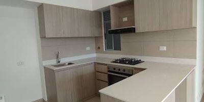 Hermoso apartamento con excelentes acabados con aprox  52 mtrs, perfecto para disfrutar de los buenos momentos en familia, ubicado en excelente sector, En la ceja por la clínica.