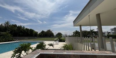 Vendo lote 
Área 14 x 19 
Área total 266 m2 
A 3 minutos del rompió de Alfagura 
2 km con 80 m2 Condominio Fontana  de las mercedes potrerito
portería 24/7
Zona social 
Zonas verdes 
Piscina  para niña y adultos 
Lago 


Valor $240 millones