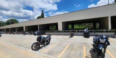 Hermoso apartamento para estrenar de 53 mtr2 ubicado en el barrio Porvenir. Disfruta de tres habitaciones con closet, dos baños modernos y una cocina semi-integral perfecta para tus mejores recetas. Relájate en la sala-comedor, respira aire fresco en el balcón y parqueadero comunal. Además, el edificio  ofrece las mejores comodidades salón social para tus eventos, parque infantil para que los niños se diviertan y una cancha para ejercitarte.