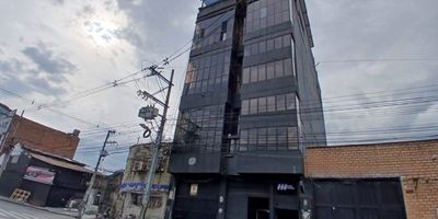Arriendo bodega en barrio Colombia. Cuenta con un área de 65 mt2, cuenta con un baño, cuenta con 3 salones. fácil acceso al transporte publico, zona industrial, cerca a centros comerciales, supermercados, varias rutas de acceso.