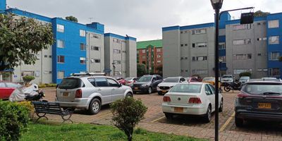 El apto tiene 3 alcobas y 1 baño, sala comedor, cocina integral, comedor, patio de ropas; incluida administracion. ESTUDIO DIGITAL POR ASEGURADORA.  Arrendatario y deudor solidario ganar el doble del canon de arriendo. No estar en data crédito. No se pide finca raíz. 
