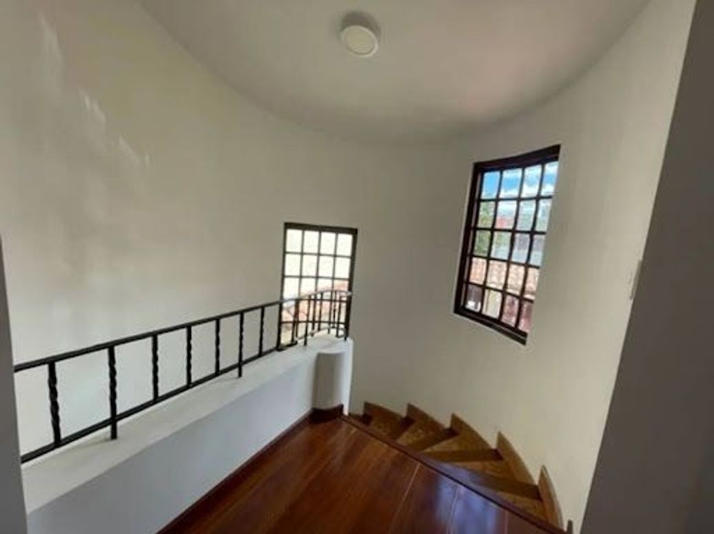 Casa de 3 alcobas en venta en Santa Ana Occidental, Bogotá, 329 m² · foto 7 de 20