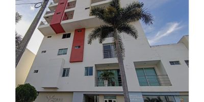 9646FR347 Vive con comodidad y excelente conexión en este moderno apartamento ubicado en la Torre Fénix, en el reconocido barrio El Tendal, una zona residencial y muy dinámica gracias a su cercanía con puntos clave de la ciudad. Estratégicamente situado sobre una vía principal, te ofrece acceso inmediato a todo lo que necesitas en tu día a día.

A pocos pasos encontrarás el supermercado Metro, el gimnasio Smart Fit y podrás disfrutar de la belleza natural de la Ronda del Sinú, un espacio ideal para hacer ejercicio, caminar o relajarte al aire libre. Esta ubicación privilegiada combina lo mejor del movimiento urbano con un ambiente seguro y residencial.

Perfecto para quienes buscan un hogar con comodidad, movilidad y valorización, este apartamento en Torre Fénix es una excelente oportunidad para vivir o invertir en una de las zonas con mayor flujo y atractivo de Montería.
