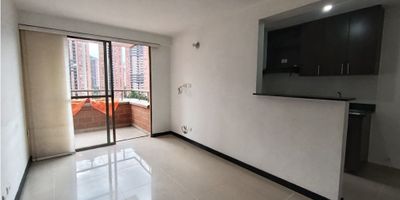 Apartamento en San jose parte baja,tiene 3 alcobas,2 baños,parqueadero y cuarto util,piso 10 con vista linda y despejada,unidad completa con todas las zonas comunes

Cerca a ceipa y mall zona sur

Paga de administracion 260.000
