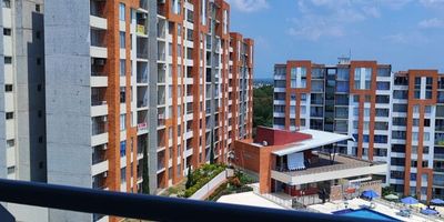 VENTA DE HERMOSO APARTAMENTO OBRA GRIS
EN GIRARDOT EL PEÑON !

En obra gris
para terminar a tu gusto. 
Personaliza los acabados 
y crea el hogar de tus sueños. 

Ce. 3214573550

Dirección: TV 9 #40 81
Conjunto cerrado
Precio Venta $180.000.000 negociable
Administración $ 121.000
50M²
Piso 8
Piso en cerámica
Balcón con vista a las zonas húmedas
3 Habitaciones 
2 Baños 
Cocina 
 1 Sala, comedor 
 Puntos para aire acondicionado
 Ascensor
Seguridad 24H
Parque Infantil
Salón comunal
Parqueaderos Comunales 
1 Año de construido

Áreas comunes: Zonas húmedas, 4 piscinas, 3 jacuzzis, zonas verdes
Características del sector: Ubicado a 5 minutos de Unicentro y Homecenter, a la salida del conjunto se encuentra un D1
Tu Hogar en el Clima Perfecto! 
Disfruta del sol, la brisa y la tranquilidad en tu nueva casa en clima cálido. Un espacio ideal para el descanso, la diversión y la calidad de vida que mereces.
Ambientes frescos y confortables
Ubicación privilegiada cerca de la naturaleza
Piscina y zona