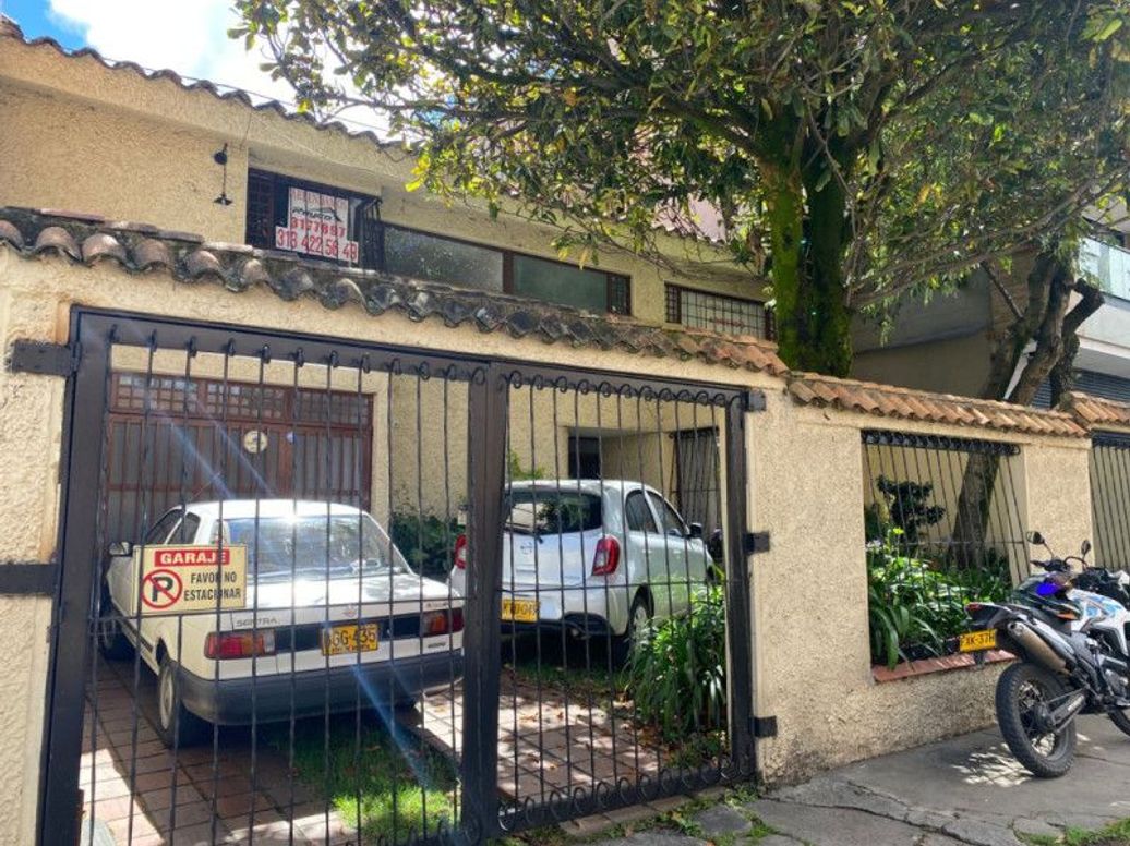 Casa de 4 alcobas en venta en La Cabrera, Bogotá, 388 m² · foto 2 de 20