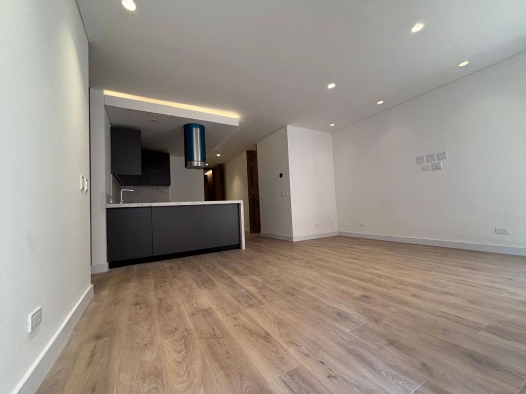 Apartamento de 2 alcobas en venta en Chico Norte Et. Iii, Bogotá, 93 m² · foto 4 de 20