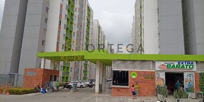Apartamento para estrenar de 65 metros, con 3 alcobas, 2 baños, sala comedor, vestier y balcón. Cocina integral, zona de ropas independiente, pisos en cerámica, ascensor, citófono y parqueadero asignado.El edificio cuenta con vigilancia permanente y ofrece un ambiente seguro y tranquilo.Un espacio nuevo, funcional y listo para ocupar.
