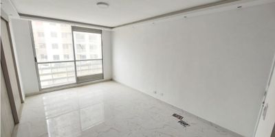 Moderno apartamento, con excelentes acabados, en zona residencial, el inmueble consta de sala - comedor, cocina integral, zona de labores, 3 alcobas, alcobra principal con baño privado, baño auxiliar completo. El edificio cuenta con ascensor, salón social, parque infantil, cancha, vigilancia privada 24 horas, parqueadero comunal.
