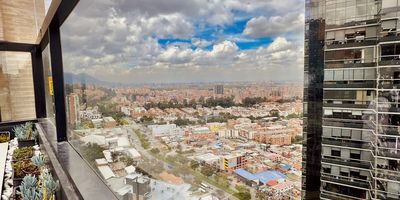 Un espectacular apartaestudio ubicado e la avenida carrera séptima,  North Point, cuenta con, un cuarto, un baño, cocina integral, zona BBQ, salón social, gimnasio, salón de boxeo, zonas verdes y mas…. Con una excelente vista panorámica perfecta para relajarse en cualquier momento.Si quieres saber más sobre este apartaestudio ideal para vivir, no dudes en contactarnos. Estamos para ayudarte.