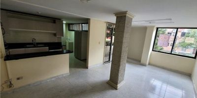 CÓDIGO: 1697238

APARTAMENTO EN VENTA CALASANZ $550.000.000
ÁREA: 110 MTS
NIVEL: 2 POR ESCALAS

Ubicado en un sector muy residencial, con excelente transporte
.
CARACTERÍSTICAS DEL INMUEBLE
- 3 alcobas con sus respectivos clósets
- Alcoba del servicio con su baño
- Sala-comedor amplias
- Balcón
- Biblioteca
- Cocina Integral
- Zona de ropas
- Parqueadero doble y cuarto útil

Shut de basuras
Citofonía

INFORMACIÓN ECONÓMICA
- Valor de Administración: $110.000
- Valor predial trimestral: $515.000

Agendemos y negociemos