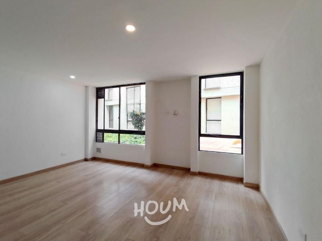 Apartamento de 1 alcoba en venta en Santa Barbara, Bogotá, 33 m² · foto 2 de 20