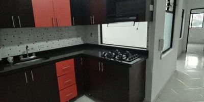HERMOSO APARTAMENTO EN ALQUILER DE 65M2, DISTRIBUIDOS EN UNA HABITACION, UN MESANINI CON CLOSET, COCINA INTEGRAL, BAÑO Y ZONA DE ROPAS. BUENA ILUMICACIÓN.
CON FACIL ACCESO AL TRANPORTE PUBLICO