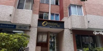 Hermoso apartamento en arriendo , cuenta con 3 habitaciones, 2 closet , 2 baños, cocina integral , red de gas, sala-comedor, portería horas, cerca de parque de Boston