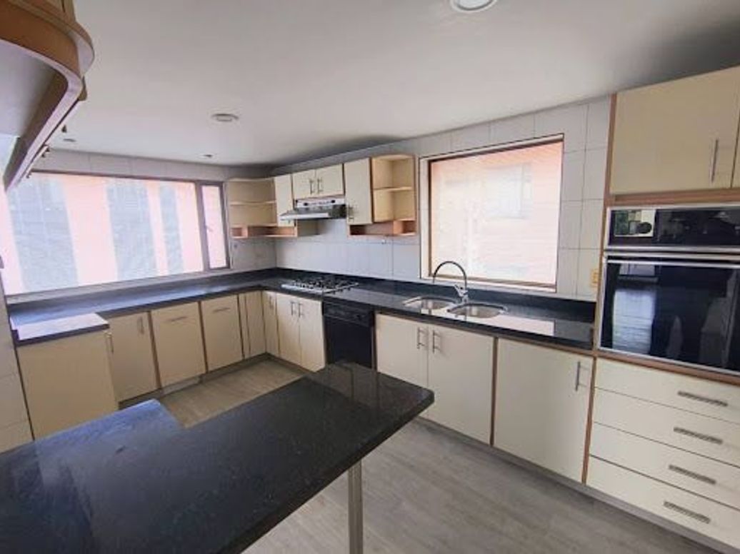 Apartamento de 4 alcobas en venta en Chicó Norte, Bogotá, 249 m² · foto 8 de 20