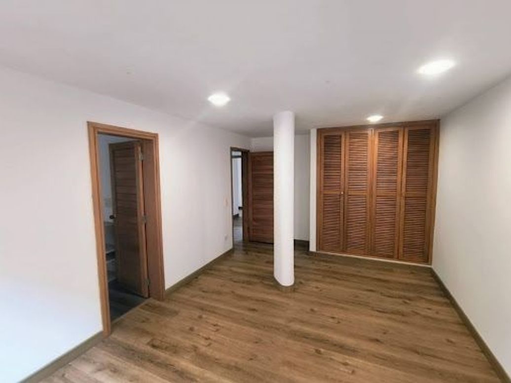 Apartamento de 4 alcobas en venta en Chicó Norte, Bogotá, 249 m² · foto 15 de 20