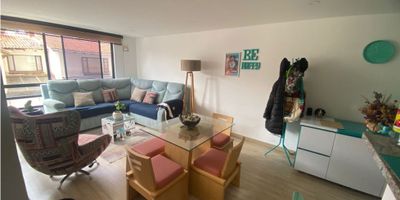 9648FR181 SE VENDE APARTAMENTO EN CONTADOR, 74 M2 más 20 M2 de TERRAZA, DOS alcobas, DOS baños, cocina abierta tipo americano, zona de lavanderia, interior, DOS parqueaderos en linea cubiertos, un depósito. Edificio cuanta con zona BBQ, ascensor, vigilancia, salón social,  planta eléctrica comunal,  entre otros. Para mayor información CONTÁCTANOS!
