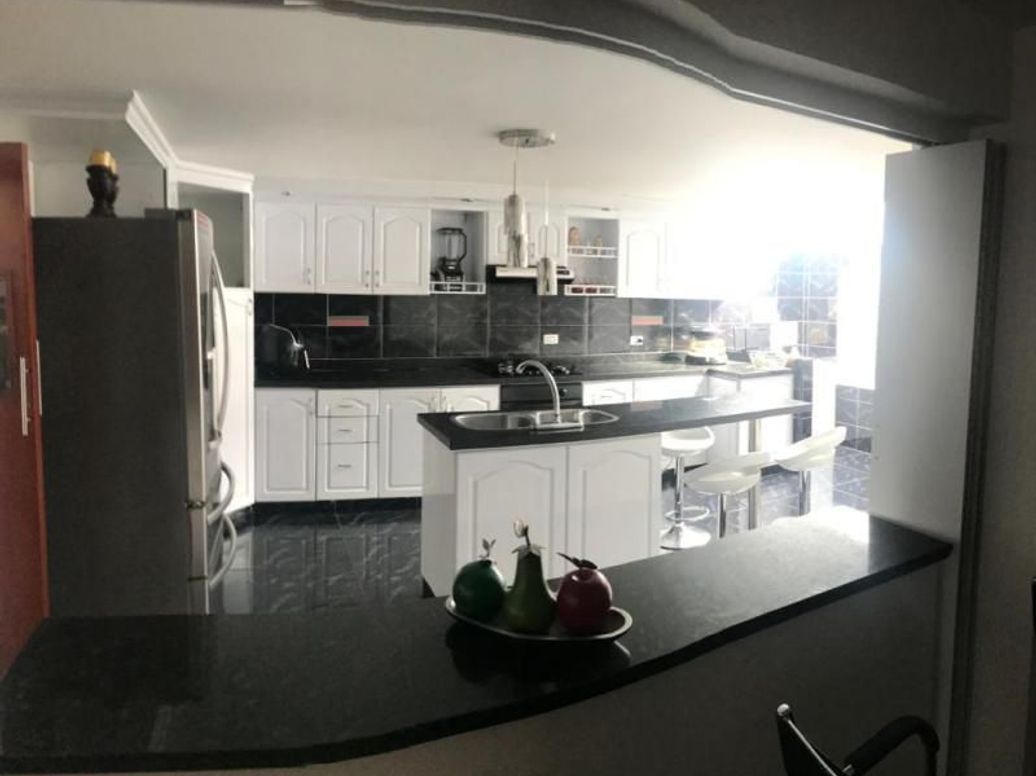 Casa de 6 alcobas en venta en Modelia Occidental, Bogotá, 236 m² · foto 16 de 20