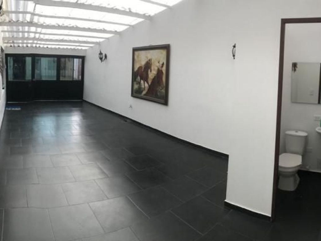 Casa de 6 alcobas en venta en Modelia Occidental, Bogotá, 236 m² · foto 2 de 20