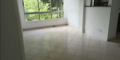 Se Arrienda Apartamento en Envigado - La Señoríal

Características:


 Habitaciones: 3 amplias con closet
 Baños: 2
 Sala Comedor: Espaciosa
 Cocina: Semi integral
 Zona de Ropa
 Balcón: si

