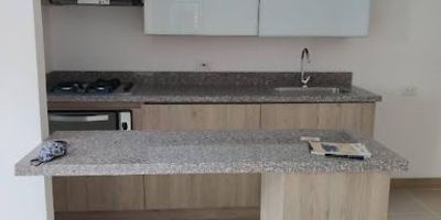 Venta de apartamento ubicado en la ceja-antioquia, cuenta con 3 habitaciones, habitación principal con baño y vestier,2 baños, sala comedor, cocina integral, zona de ropas ,balcón y parqueadero.
447-13469