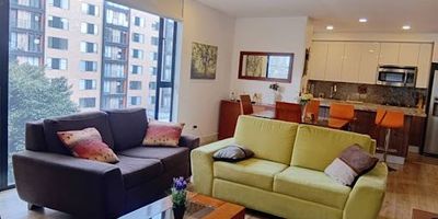 Apartamento amoblado en santa barbara,contrato mínimo de un año ,con vista e iluminación natural totalmente dotado de muebles y electrodomésticos ,en perfecto estado zona social con cocina tipo americano ,ubicado cerca a la cra 7 y novena y de la fundación Santafé