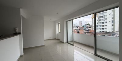 ?Apartamento EN VENTA 76,52m²

Ubicación: Bucaramanga, barrio Antonia Santos
Estrato: 4

✅ Información financiera

• Valor de la inversión: $325.000.000
• Administración: $406.000

✅ Características

Apartamento con excelente distribución, ventilación natural y ambiente muy tranquilo.

• Piso 5
• 3 habitaciones
• 2 baños
• Sala comedor
• Cocina moderna abierta con barra americana
• Hall de TV
• Patio de ropas
• Balcón amplio
• Parqueadero cubierto
• Depósito

✅ Amenidades del conjunto

• Hidropiscina
• Sauna
• Gimnasio
• Zona BBQ
• Salón social tipo terraza
• Juegos infantiles

? Disponibilidad: Libre de deudas, listo para traspaso.