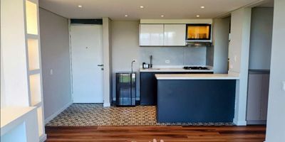 [VEN] ID HOUM: 162665

En Houm te ayudamos de forma fácil y segura. Los beneficios de comprar con nosotros:
    • Te ayudamos a conseguir financiamiento a través de una asesoría personalizada
    • Mediación y seguimiento de todo el proceso
    • Ponemos a tu disposición profesionales en notariado, registro y asesoría jurídica
¡Solo te preocupas de las firmas!

Departamento en venta, ubicado en el barrio Algarra I, con una superficie construida de 63.00 m² y superficie total de 63.00 m². 

Sus principales características son:

    • 3 dormitorios
    • 2 baños
    • Admite mascotas
    • 1 parqueadero
    • Año de construcción: 2024
            
Además, el inmueble cuenta con las siguientes amenidades:

    • Salón de eventos
    • Vigilancia 24 hrs
    • Ascensor
    • Zona de juegos
    • Alberca
    • Gimnasio
    • Zona de asadores

Si compras con nosotros, te brindamos asesoría personalizada durante todo el proceso.
Más que una inmobiliaria, somos Houm.
*Aplican T&C