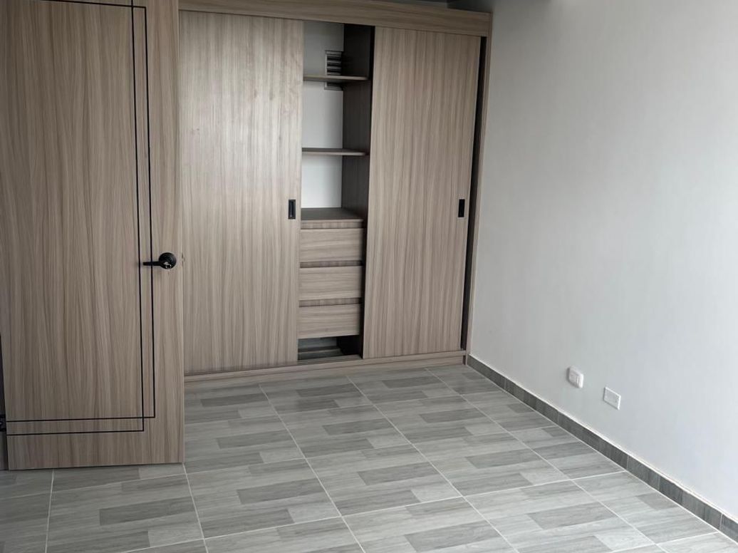 Apartamento de 2 alcobas en venta en Cr Praderas De Fontibon Et. Iv, Bogotá, 46 m² · foto 9 de 12