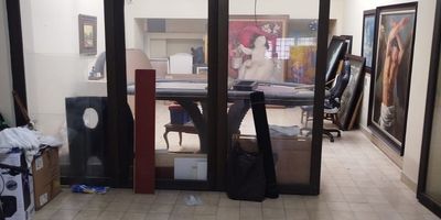 Gran Local Comercial en el centro de Bga sobre la carrera 19, dos pisos con un área de 109 metros cuadrados y una administración de $220.000