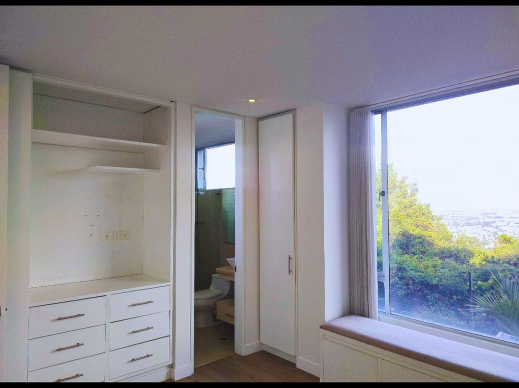 Apartamento de 4 alcobas en venta en Suba Centro, Bogotá, 297 m² · foto 8 de 20