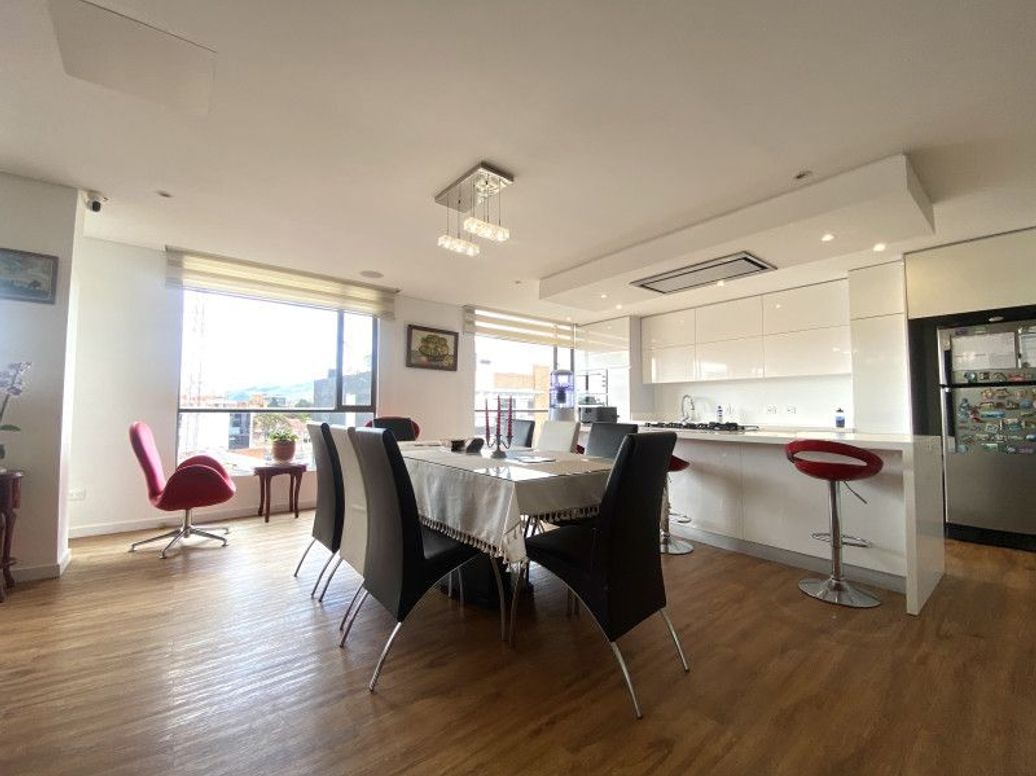 Apartamento de 4 alcobas en venta en Cedritos, Bogotá, 187 m² · foto 3 de 20
