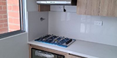 EXCELENTE APARTAMENTO PARA ESTRENAR, EN UNA EXCELENTE UBICACION, CERCA AL HOSPITAL PABLO TOBON URIBE, CARIDOVASCULAR , UNIVERSIDADES, TECNOLOGICO DE ANTIOQUIA, RUTAS DE TRANSPORTE, CUENTA CON PARQUEADERO Y CUARTO UTIL