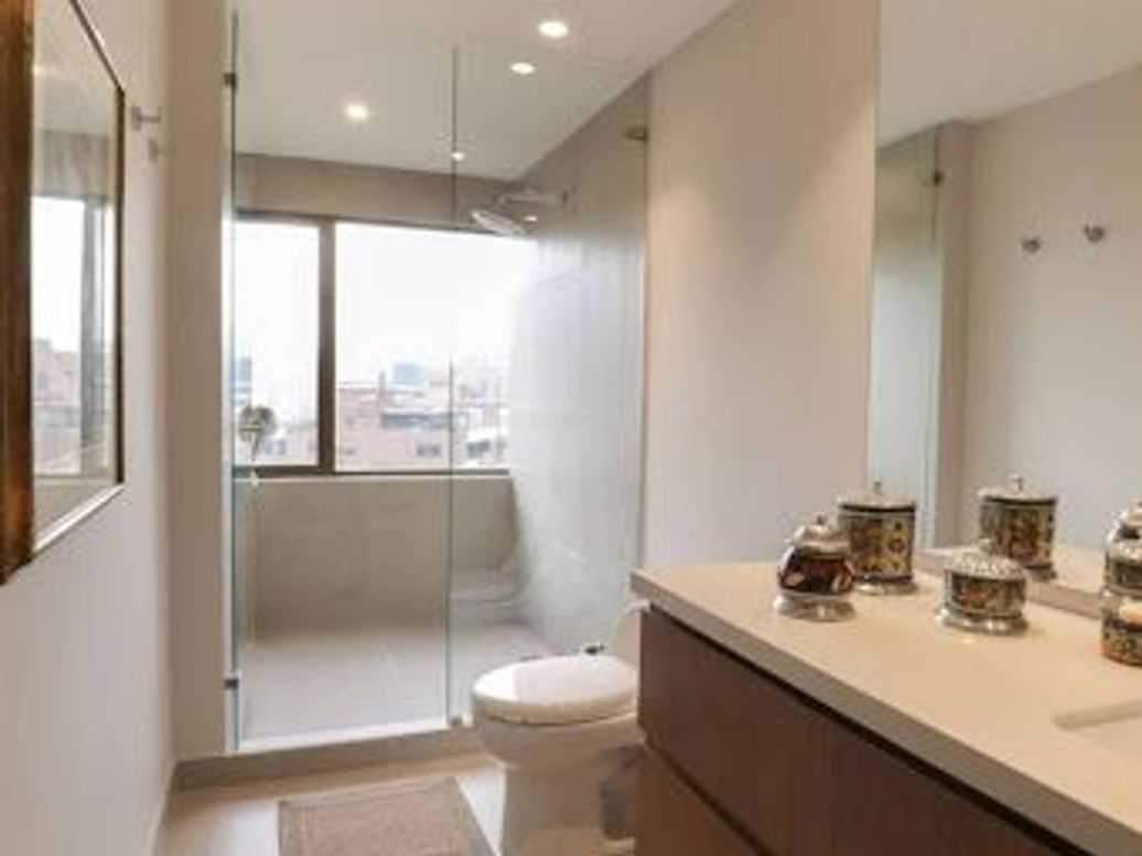 Apartamento de 3 alcobas en venta en El Nogal, Bogotá, 321 m² · foto 14 de 17