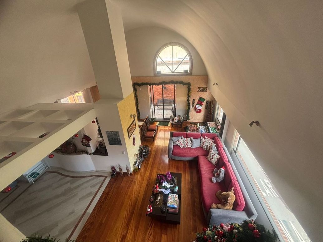 Apartamento de 4 alcobas en venta en Santa Barbara Central, Bogotá, 352 m² · foto 5 de 20